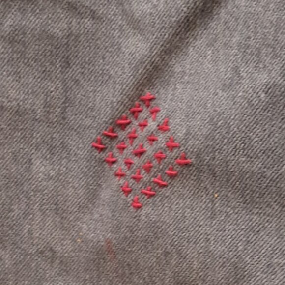 CUSTOM hand bleached, dyed and embroidered jeans - Picture 7 of 9